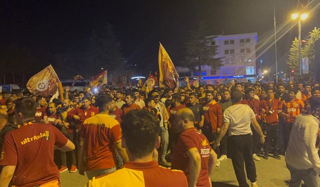 Niğde'de Galatasaray taraftarları şampiyonluğu kutladı