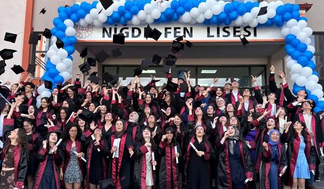 Niğde Fen Lisesi’nde Mezuniyet Coşkusu
