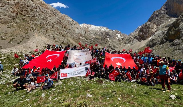 19 Mayıs Coşkusunu Aladağlar'da Yaşadık!