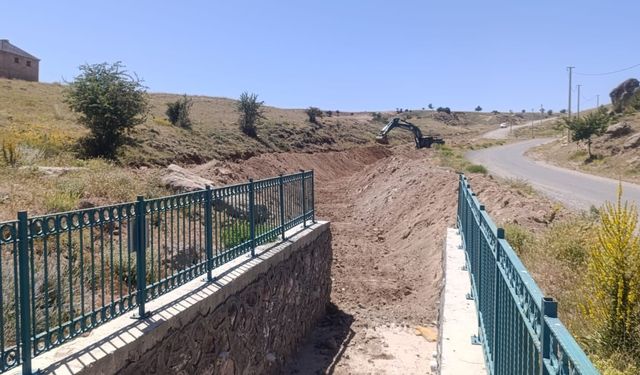 Bozköy Kasabasında Çatak Deresi’nde Taşkın Koruma Çalışmaları Başladı