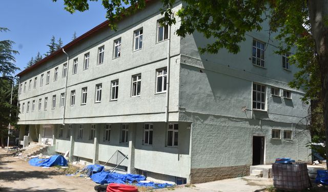 Eski Milli Eğitim Müdürlüğü Binası Kaderine Terk Edildi
