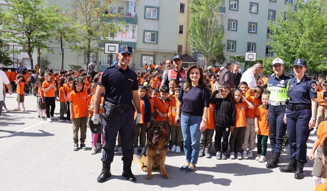 Niğde’de Öğrencilere Jandarma Tanıtım Faaliyeti gerçekleştirildi