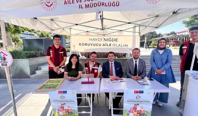 Niğde’de Koruyucu Aile Günü’nde Farkındalık Standı Açıldı