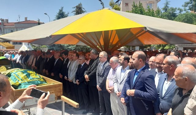 Ömer Fethi Gürer'in annesinin cenaze töreni Niğde siyasetini bir araya getirdi.