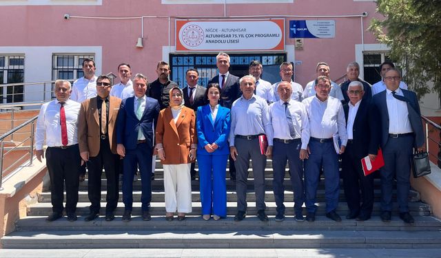 Elif Özbek, Eğitim Değerlendirme Toplantısına Başkanlık Etti