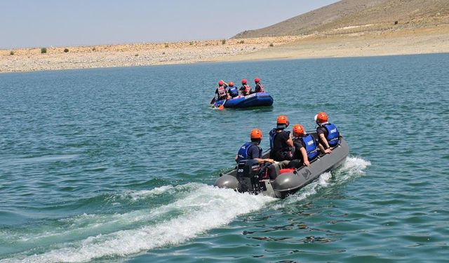 Niğde AFAD’dan Uluağaç Göleti’nde Su Üstü Arama-Kurtarma Tatbikatı