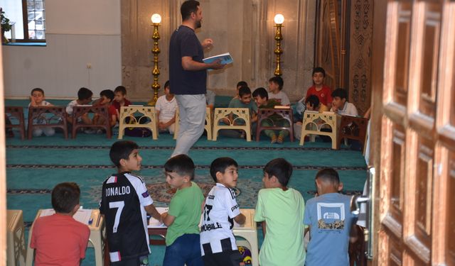 Yaz Kur’an Kursları Başladı: Camiler Çocuk Cıvıltılarıyla Şenlendi