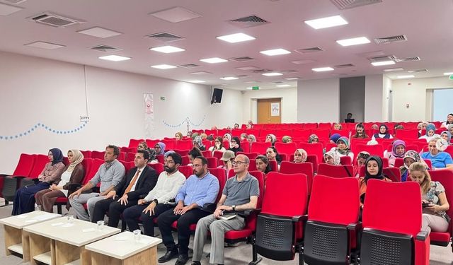 Sosyal Hizmetler İl Müdürlüğü'nden “Aile ve Hukuk” Konulu Söyleşi