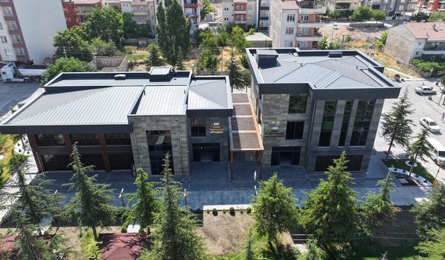 Yaşar Kaplan kütüphanesi ve Dr. Müzeyyen Toker kadın yaşam merkezi açılıyor