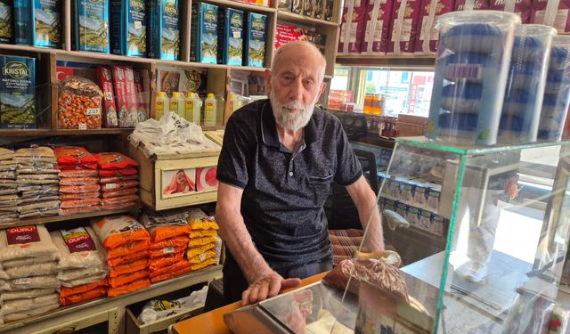 Bor ilçesinde 76 Yıldır Aynı Dükkânda Bakkallık Yapıyor