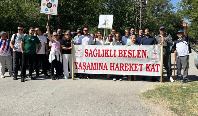 Halk Sağlığı Haftası Kapsamında Doğa Yürüyüşü Düzenlendi
