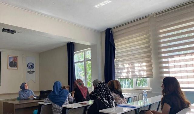 Altunhisar’da “Aile İçi İletişim” Eğitimi Düzenlendi