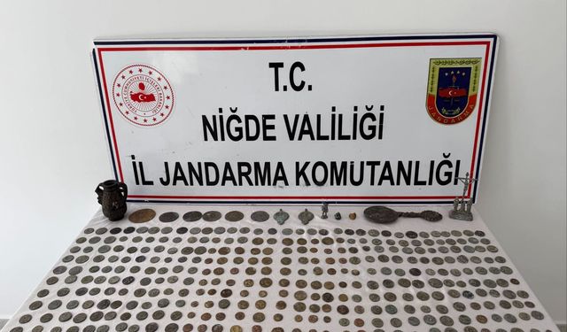 Niğde otogarında 334 parça tarihi eser ele geçirildi
