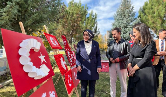 Cumhuriyet Coşkusu Miniklerle Buluştu