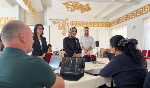 Akşemseddin Bilim ve Sanat Merkezi’nde TÜBİTAK 2204 Proje Yazma Eğitimi Başladı