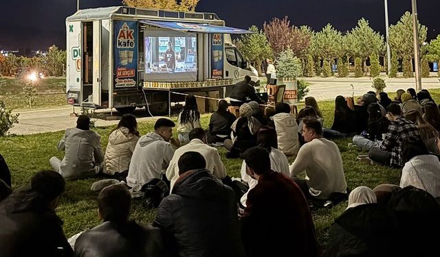 ÜNİAK Niğde’den 500 Kişilik Film Gecesi Etkinliği