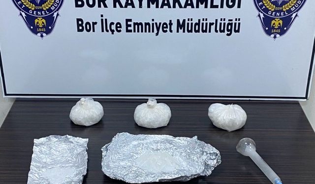 Bor'da Narkotik Operasyon; 4 Gözaltı 1 Tutuklama