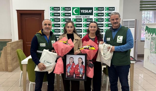 Niğdeli Milli Haltercilere Yeşilay’dan Sürpriz Karşılama