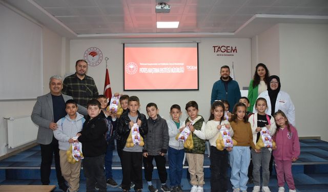 Dikilitaş Köyü Öğrencilerinden Enstitü Ziyareti