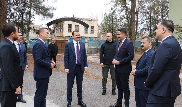 Bakan Yardımcısı Yılmaz, Niğde Barosu’nu ve  Bor Belediyesi’ni Ziyaret Etti