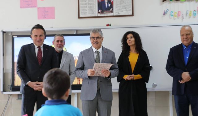 Vali Cahit Çelik beraberinde protokol ile Onur Ekemen Okulunu Ziyaret Etti