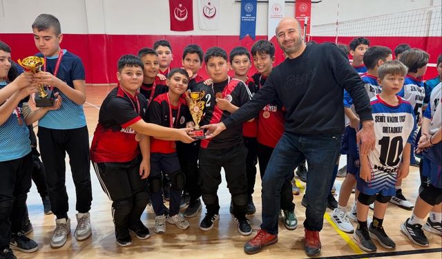 Okul Sporları Küçük Erkekler Voleybol Müsabakaları Tamamlandı