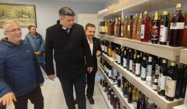 Tarım Müdüründen Sirke Fabrikasına Ziyaret