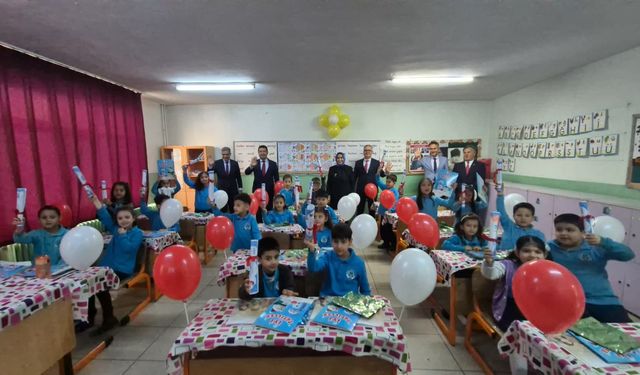 Niğde’de Yaklaşık 74 Bin Öğrenci Karne Alarak Yarıyıl Tatiline Girdi