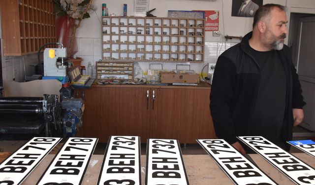 Niğde’de Plaka Basımında Nakit Dönemi Sona Eriyor