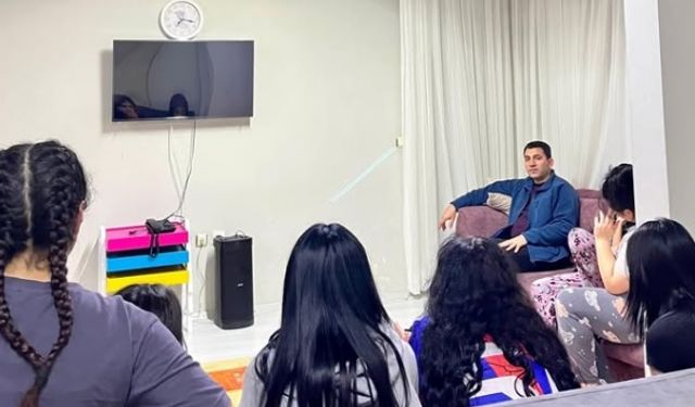 Çocuk Evleri Sitesi’nde Satranç Taşlarıyla Kurulan Sevgi Köprüsü