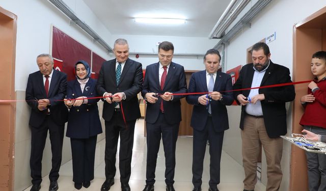 Çukurkuyu’da Bilişim Sınıfları Öğrencilerle Buluştu. Mustafa Aydın Kimdir?