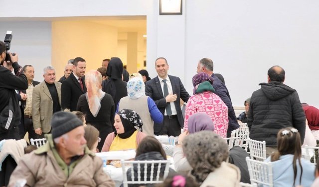 Başkan Özdemir: "Her Sene Olduğu Gibi Bereketli Sofralarda Yan Yanayız"