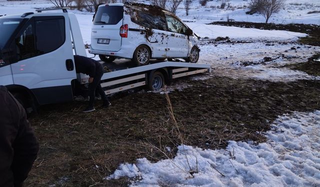 Niğde-Çamardı Yolunda Araç Takla Attı: 2’si Çocuk 4 Yaralı