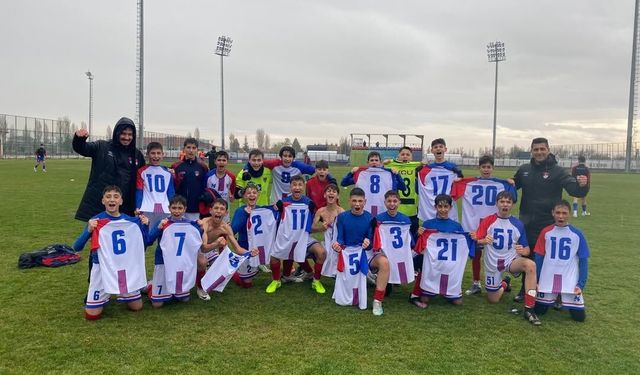 Niğdeli Genç Kramponlardan Milli Takım Yolunda Büyük Başarı