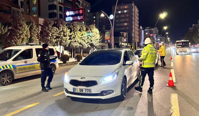 Niğde’de 1 haftada 2 Bin 704 Sürücüye Ceza Uygulandı