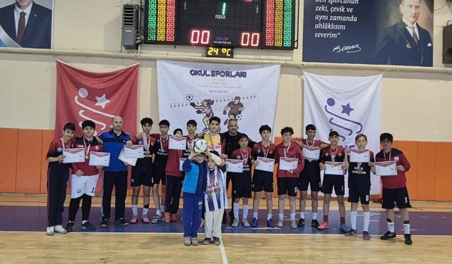 Şehit Varol Tosun Ortaokulu Türkiye Yarı Finallerinde