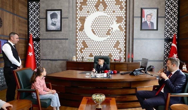 Valilik Makamı Minik Öğrenciye Devredildi