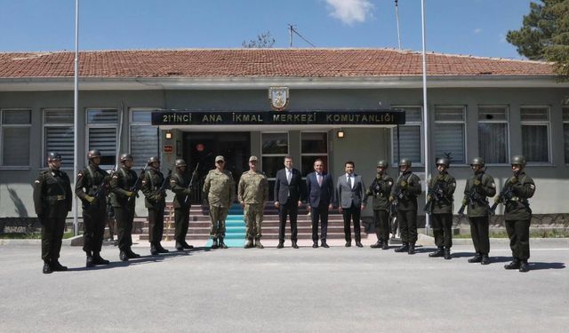 Vali Akmeşe’den Bor Garnizon Komutanlığı’na Ziyaret