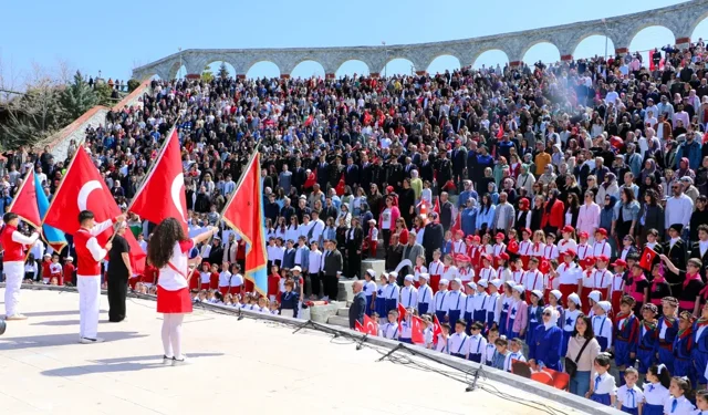 Bor İlçesinde 23 Nisan Ulusal Egemenlik ve Çocuk Bayramı Coşkuyla Kutlandı