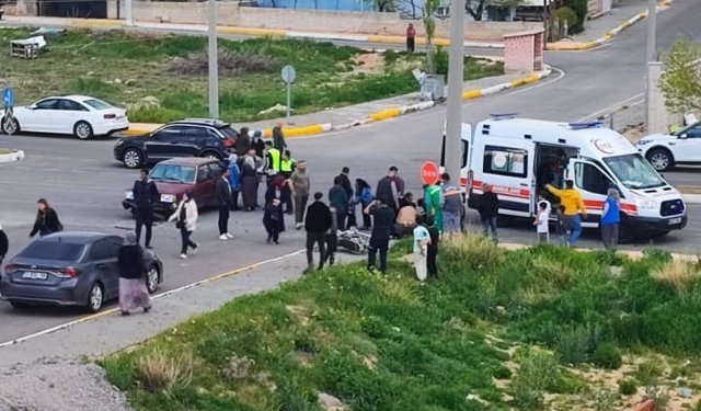 Bor'da Motosikletle Araç Çarpıştı, 1 Yaralı