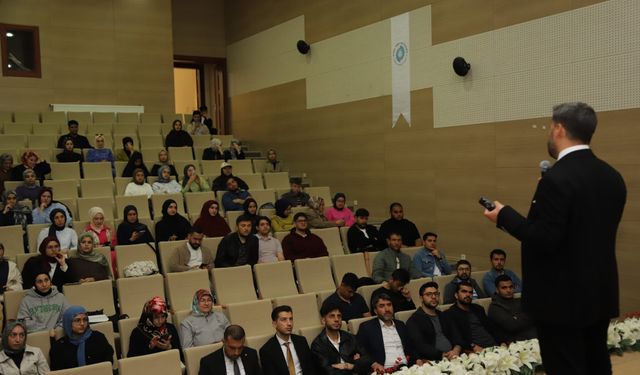 NÖHÜ’de Vakıf Kültürü ve Kadınların Hayırdaki Öncü Rolü Anlatıldı