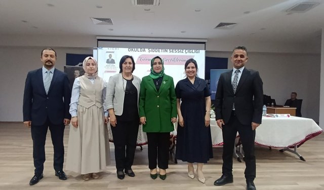 Niğde'de "Okullarda Şiddetin Sessiz Çığlığı" Paneli Gerçekleştirildi.