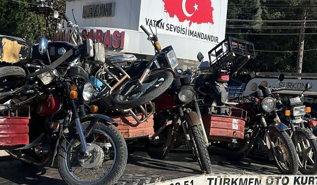 Dündarlı'da Tescilsiz ve Plakasız Motosikletlere Jandarma Denetimi