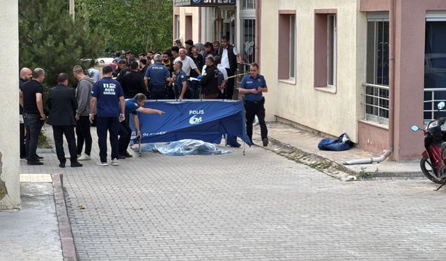 20 yaşındaki genç 10. kattan düşerek hayatını kaybetti
