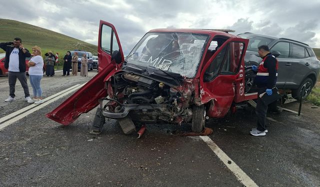 Bayram tatilinde trafik kazaları: 9 ölü, 24 yaralı