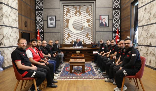 Niğde İHH heyetinden Vali Akmeşe’ye ziyaret
