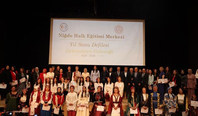 “Gelenekten Geleceğe” Defilesi Niğde’de Büyük Beğeni Topladı
