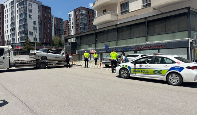 Polisin "Dur" İhtarına Uymayan Sürücü Kovalamaca Sonucu Yakalandı