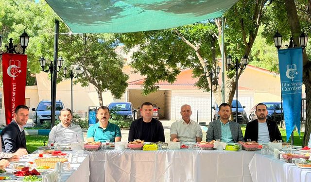 İlim Yayma Cemiyeti'nde 75. Yıl buluşması"