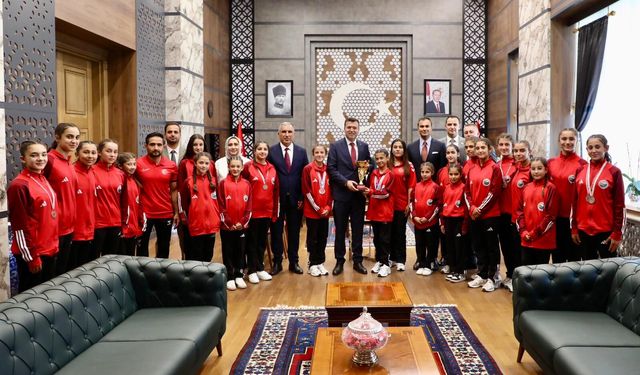 Şampiyon Sporcularımızdan Valilik Ziyareti